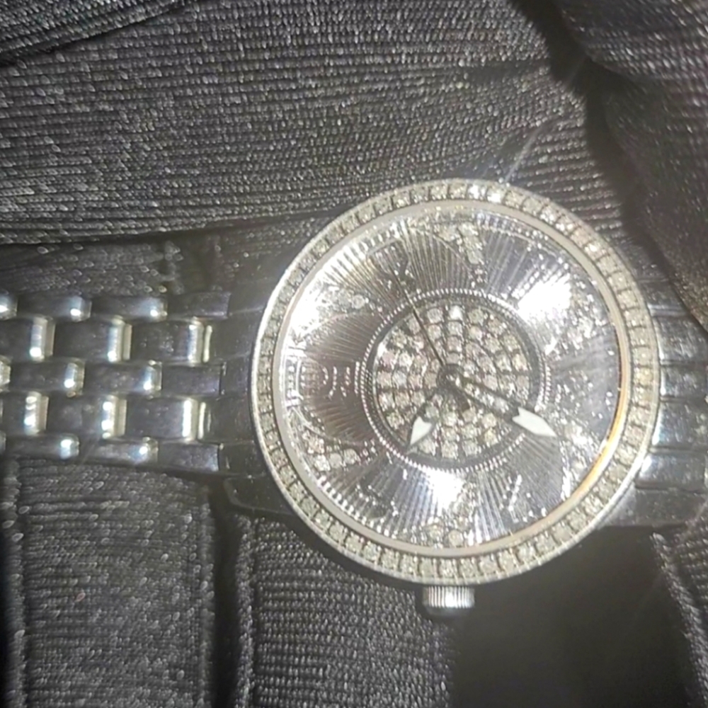 DIAMOND CASE CROTON 3ATM WATER RESISTANT SWISS  QUARTZ  ,ALL STAINLESS STEEL 🔥